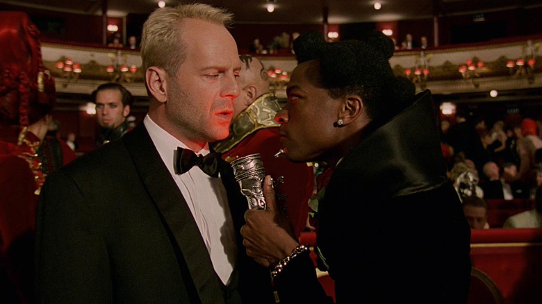 Chris Tucker and Bruce Willis in The Fifth Element