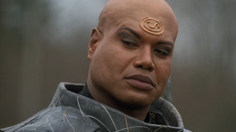 Christopher Judge as Teal'c raising an eyebrow in Stargate SG-1