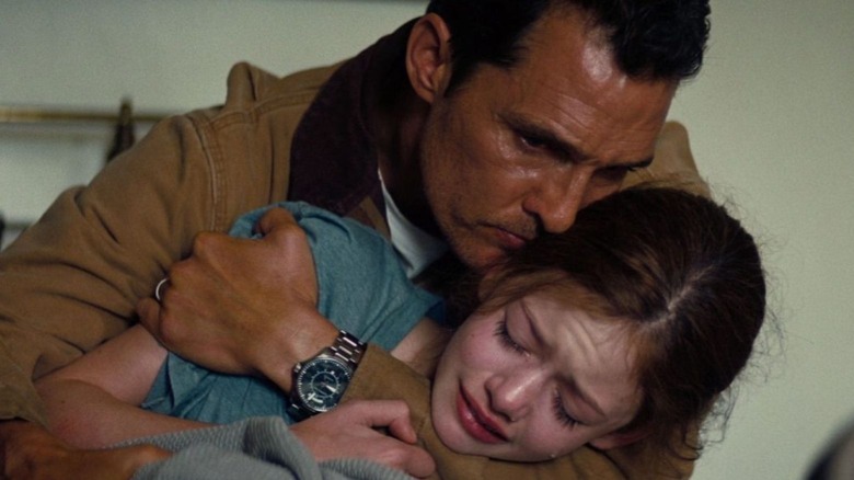 Matthew McConaughey and Mackenzie Foy in Interstellar