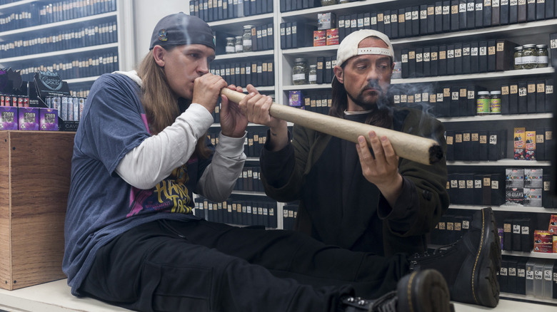 Jay, Silent Bob, and a massive blunt in Clerks III
