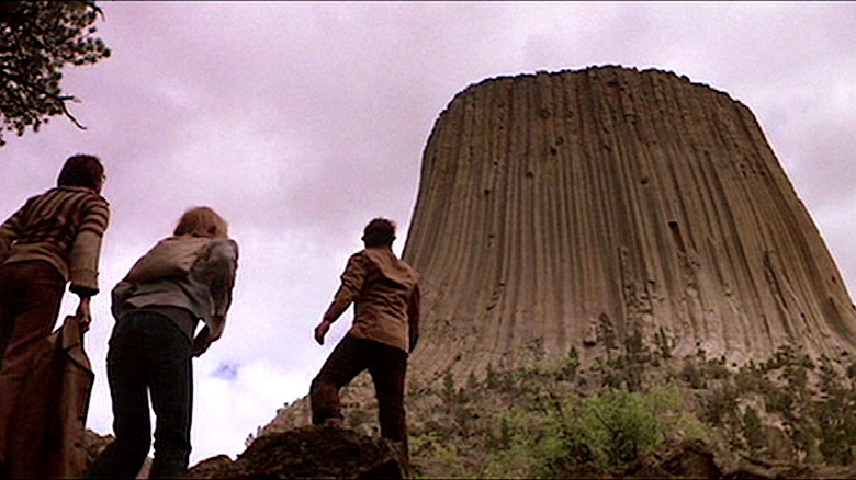 Roy Neary Finds the Mountain Where the Aliens Will Land