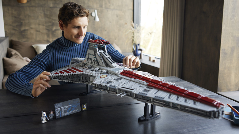 LEGO Venator-Class Republic Star Desstroyer Building Set