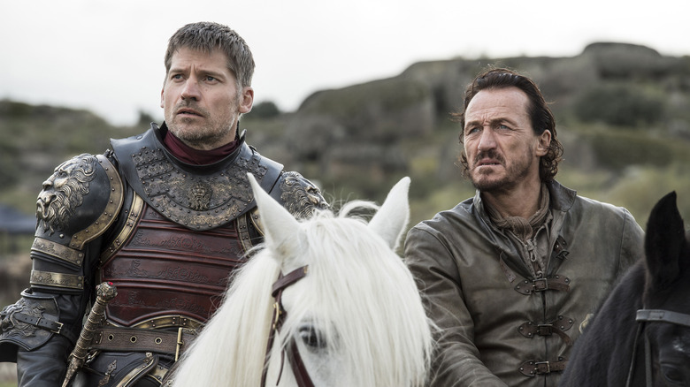 Jaime e Bronn preocupados olhando a cavalo Game of Thrones