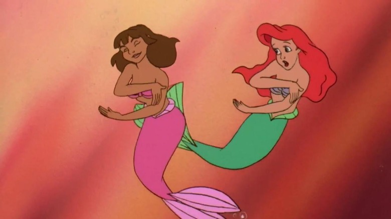 Gabriella e Ariel usando ASL na série animada A Pequena Sereia