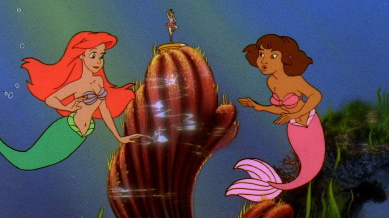 Gabriella e Ariel nadando na série animada A Pequena Sereia