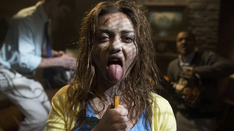 Sarah Hyland em Filme de Terror 5