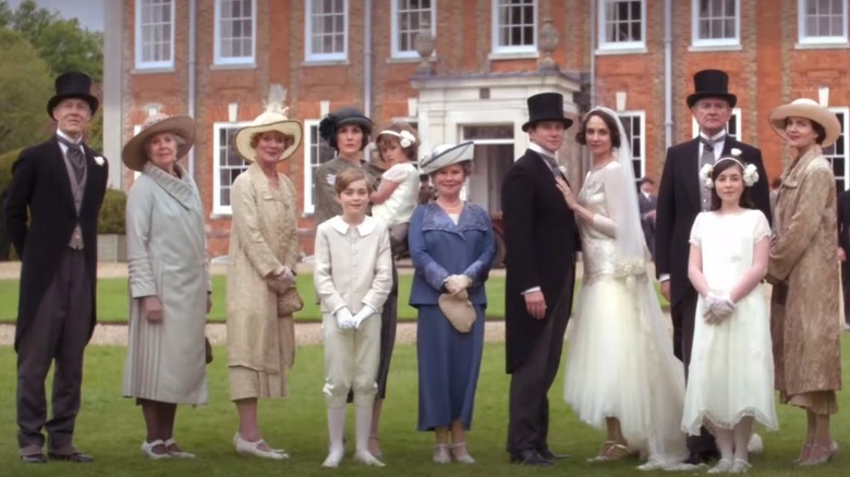 Downton Abbey: A New Era Trailer: Old Favorites Return In A Fancy New ...