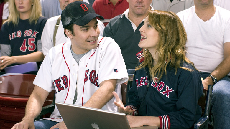 Jimmy Fallon as Ben and Drew Barrymore as Lindsey at a baseball game in Fever Pitch (2005)