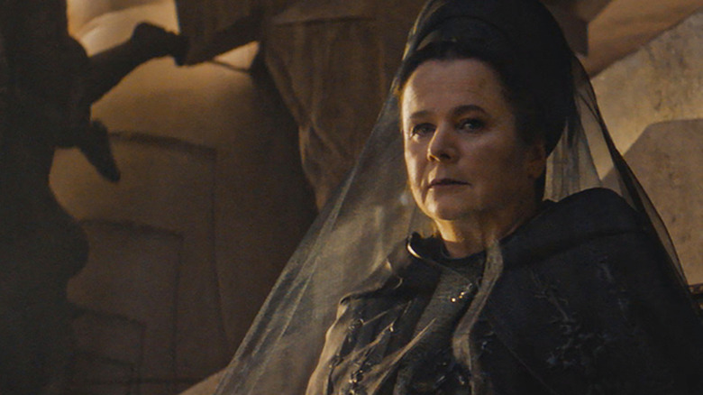 Emily Watson como Valya Harkonnen em Duna: Profecia