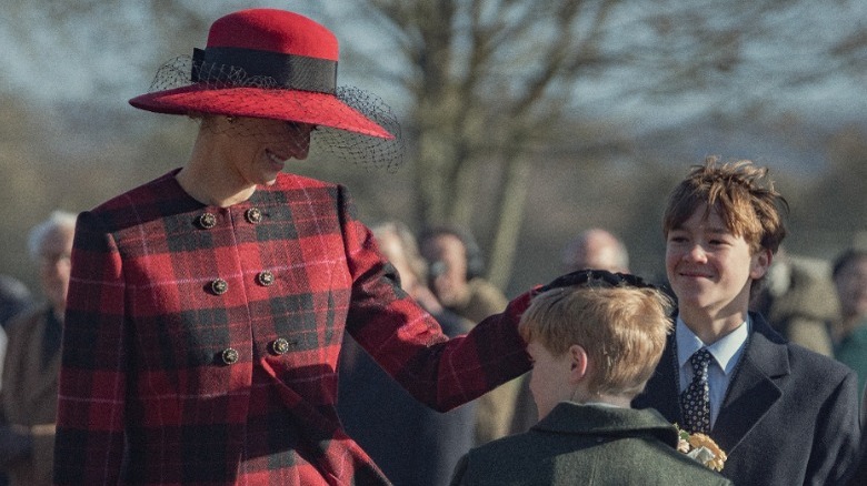 Elizabeth Debicki, Senan West, The Crown