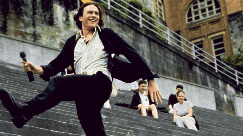 Heath Ledger dances in stadium