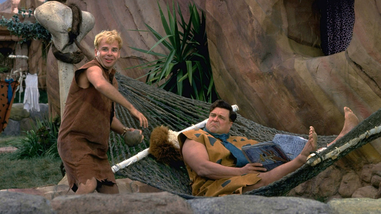 Os Flintstones, Rick Moranis, John Goodman