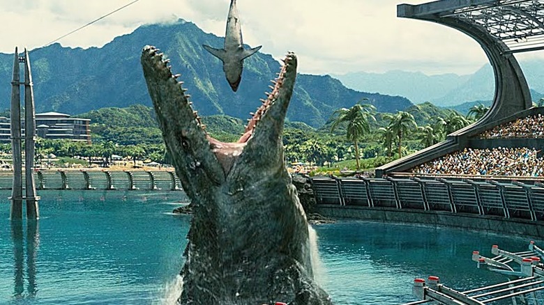 The Mosasaurus eats shark