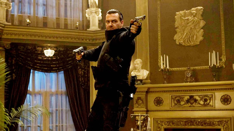 Ray Stevenson's Punisher with dual pistols