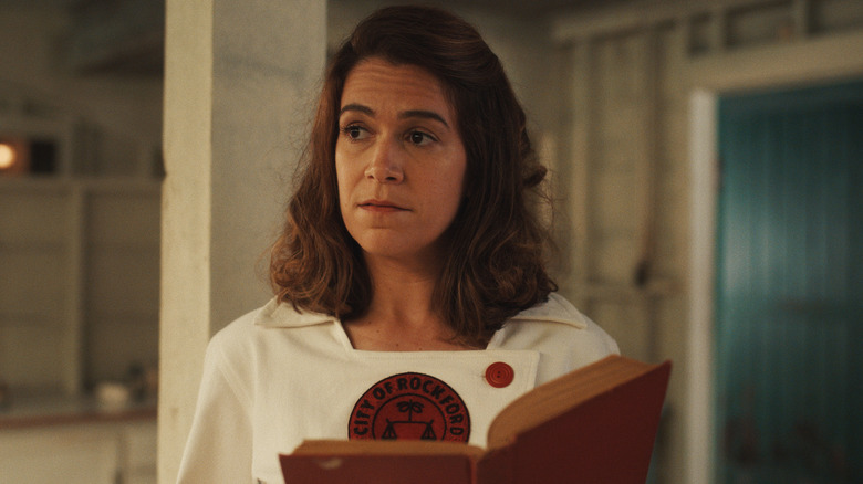 Abbi Jacobson reading in A League of Their Own