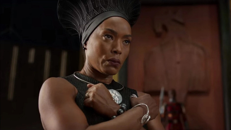 Angela Bassett Wakanda symbol Black Panther: Wakanda Forever"