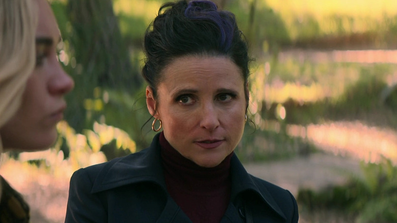 Julia Louis-Dreyfus looking at Florence Pugh Black Widow