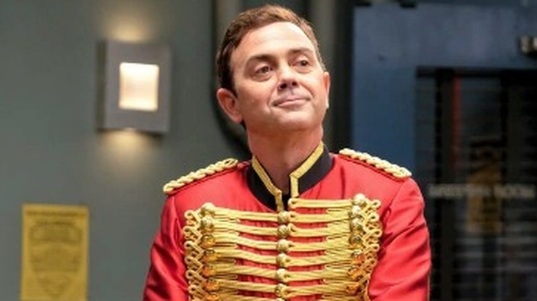 Joe Lo Truglio ringmaster