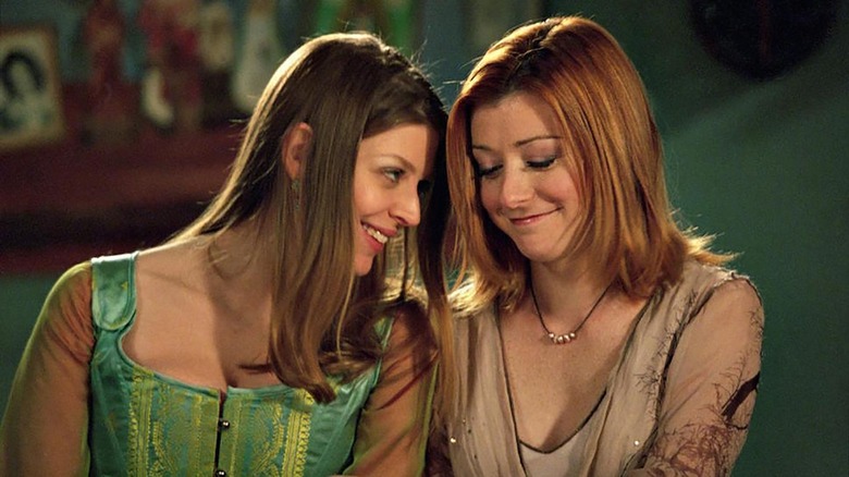 Buffy TVS' Tara flirts with Willow 