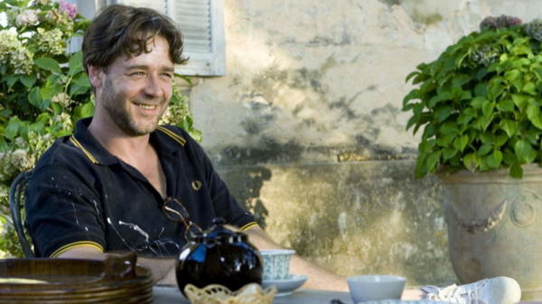 Russell Crowe grinning in A Good Year