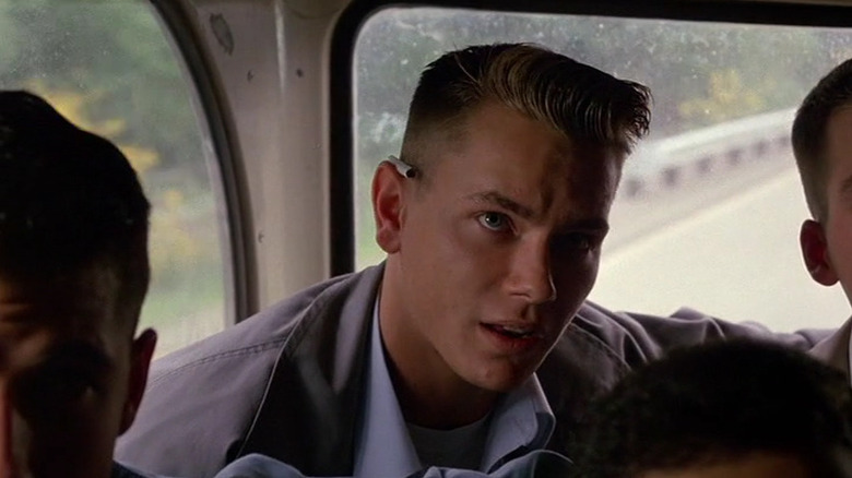 Eddie (River Phoenix) on bus in Dogfight