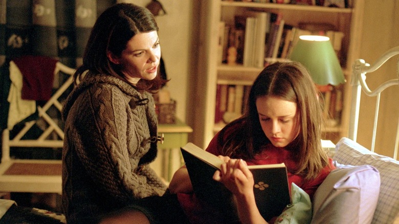 Lauren Graham and Alexis Bledel 