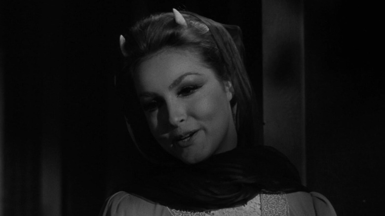 Julie Newmar, A Zona Crepuscular