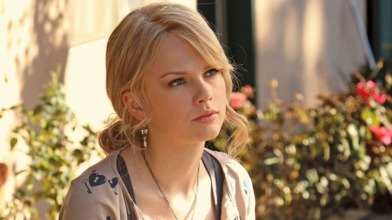 Taylor Swift as Haley sitting outside in CSI (2009)