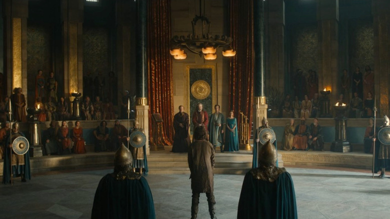 Elendil stands in judgement before Ar-Pharazôn