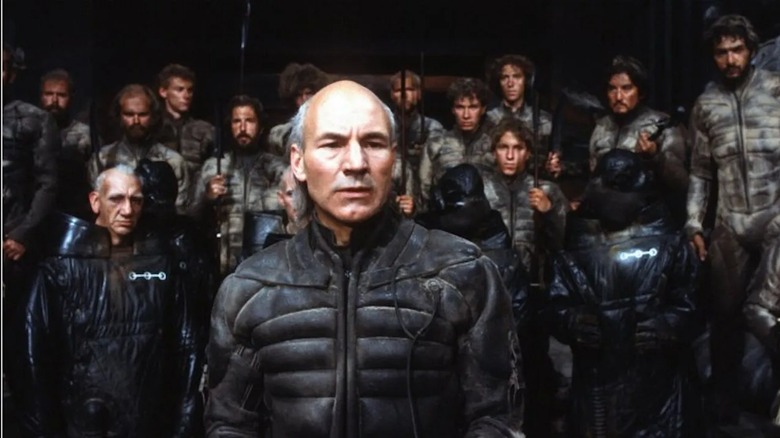 Gurney Halleck with stillsuit and skullet