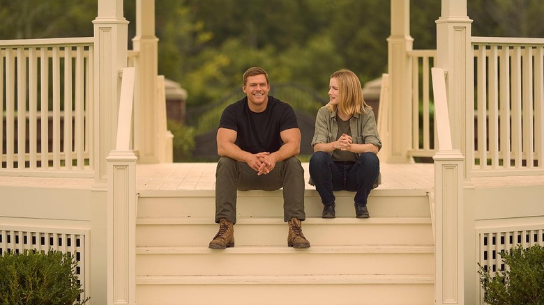 Alan Ritchson and Willa Fitzgerald in Reacher