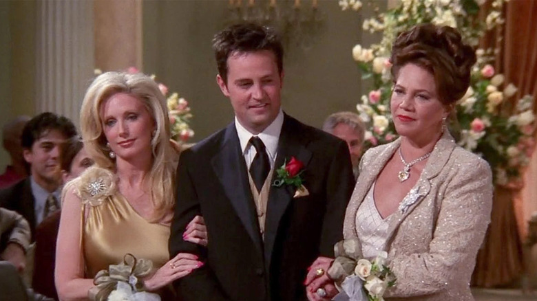 Kathleen Turner walks Chandler down the aisle in Friends