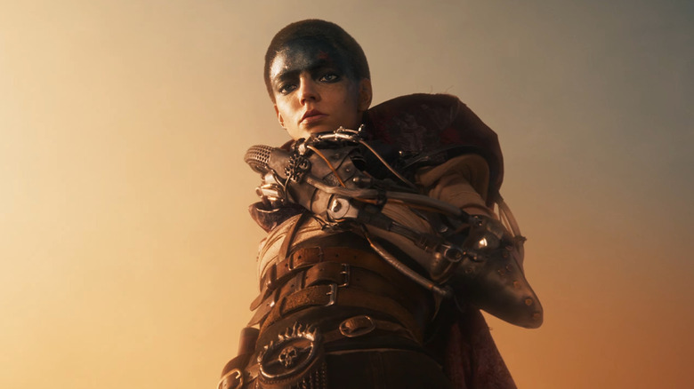 Furiosa: A Mad Max Saga, Anya Taylor-Joy com braço de metal