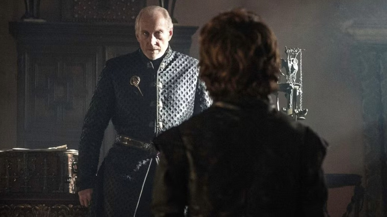 Game of Thrones Charles Dance como Tywin Lannister, Peter Dinklage como Tyrion Lannister