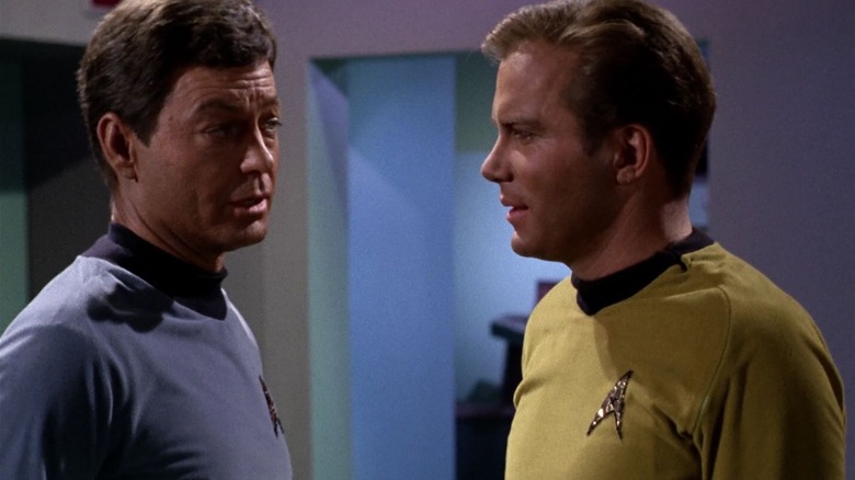 this-is-claustrophobic-1722276330 A Grande Regra de Star Trek de Gene Roddenberry Criou Problemas para os Roteiristas