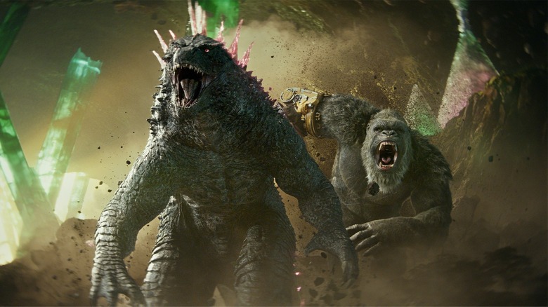 Cena de corrida de Godzilla x Kong O Novo Império 