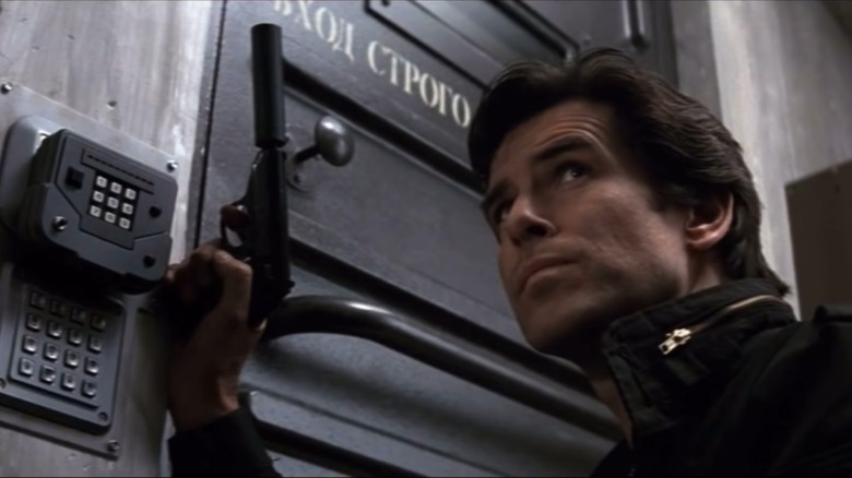 Pierce Brosnan in Goldeneye (1995)