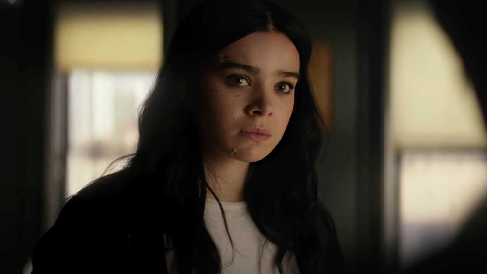 Hailee Steinfeld Says Playing Emily Dickinson Prepared Her For Hawkeyes Kate Bishop 9851