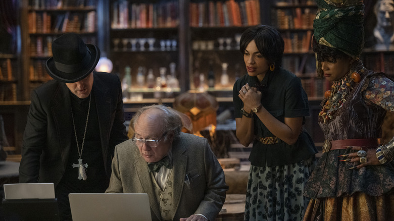 Owen Wilson, Danny DeVito, Rosario Dawson, Tiffany Haddish in Haunted Mansion