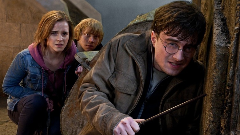 Ron, Hermione, dan Harry di tikungan ketakutan di Harry Potter dan The Deathly Hallows: Bagian 2