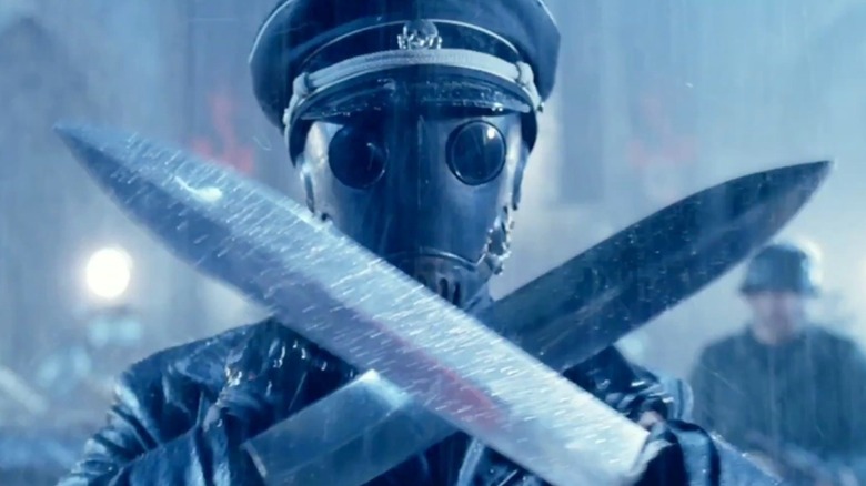 Karl Ruprecht Kroenen showing his arm blades in Hellboy (2004)