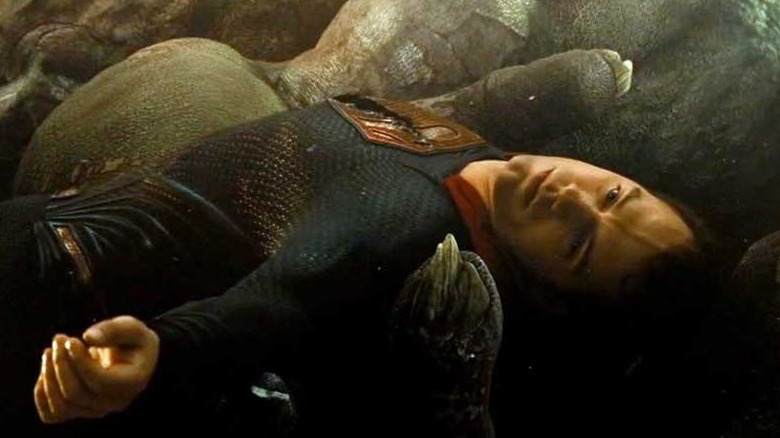 Batman v Superman: Dawn of Justice Superman laying dead on Doomsday