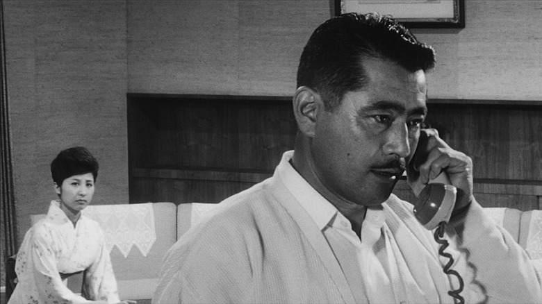 High and Low phone negotiation scene Toshiro Mifu as Kingo Gondone as