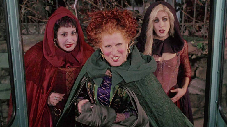 The Sanderson sisters board a bus in Hocus Pocus