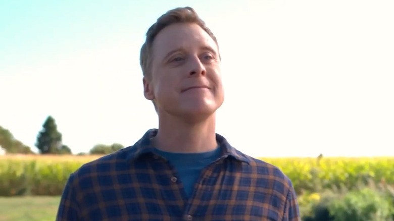 Alan Tudyk as Harry in Resident Alien