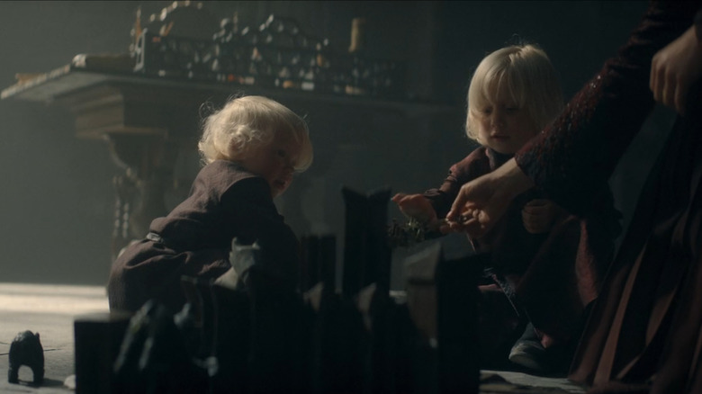 Toddler-aged Aegon Targaryen and Viserys Targaryen on House of the Dragon