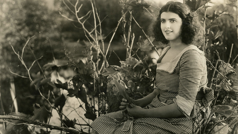 Virginia Rappe leaves a twilight baby