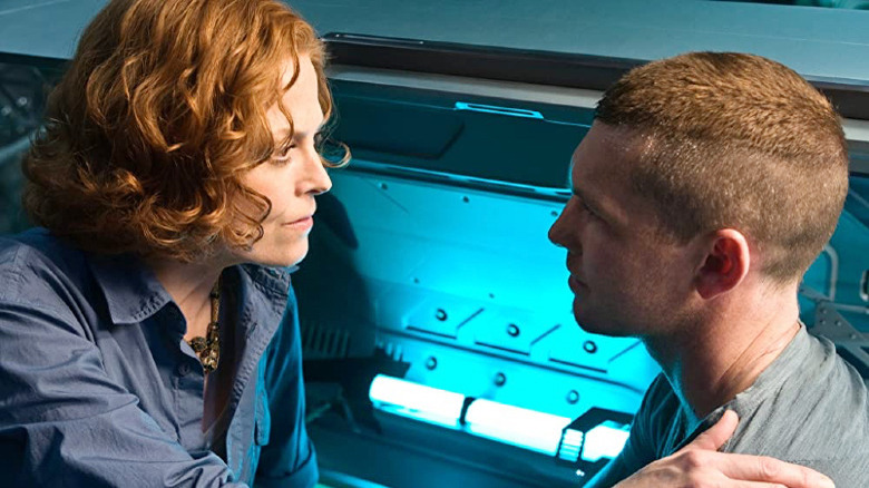 Sigourney Weaver and Sam Worthington in Avatar