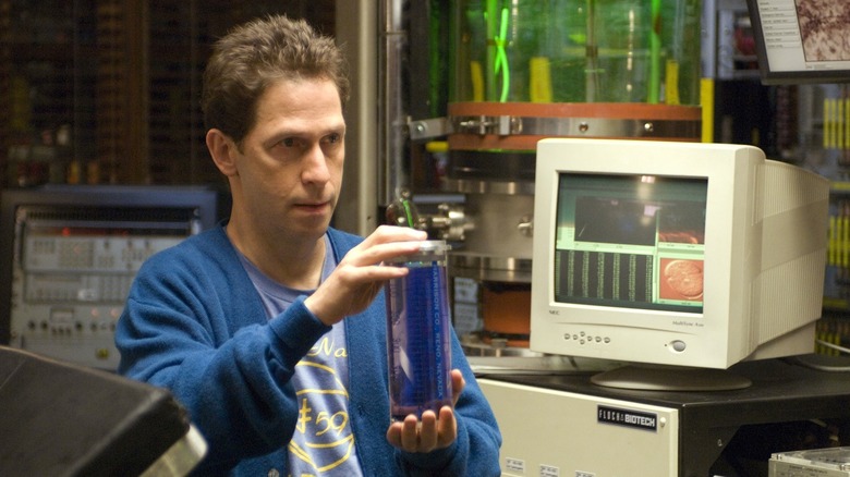 Tim Blake Nelson as Samuel Sterns in his lab in the incredible bear