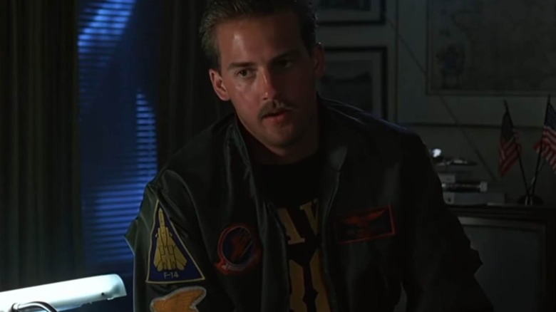 Goose wearing a flight jacket in Top Gun